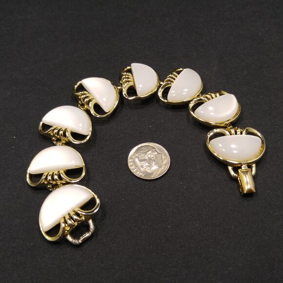 Coro White Moonglow Lucite Half Moon Bracelet, Gold Plated, 1950s Vintage - Picture 10 of 10
